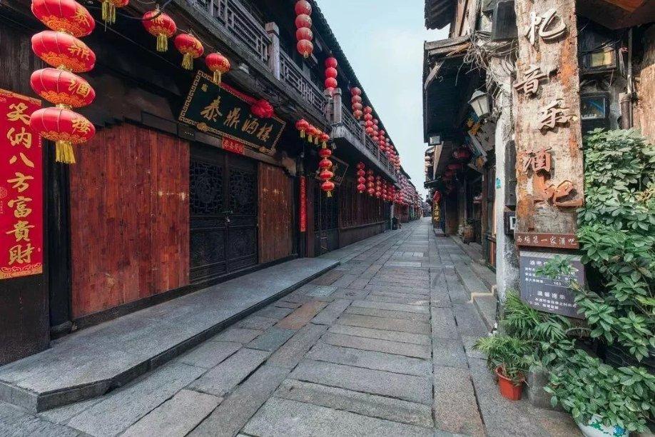 解锁吉鹿力问答社区,发现更多警察政审姑奶家的叔叔算么?乐趣!